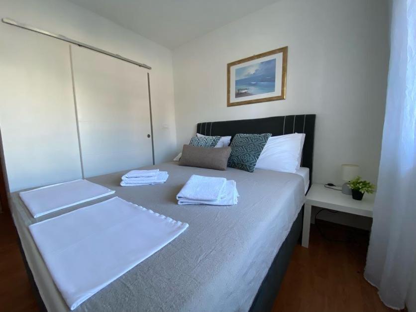 Mihaela - Ika Apartment *